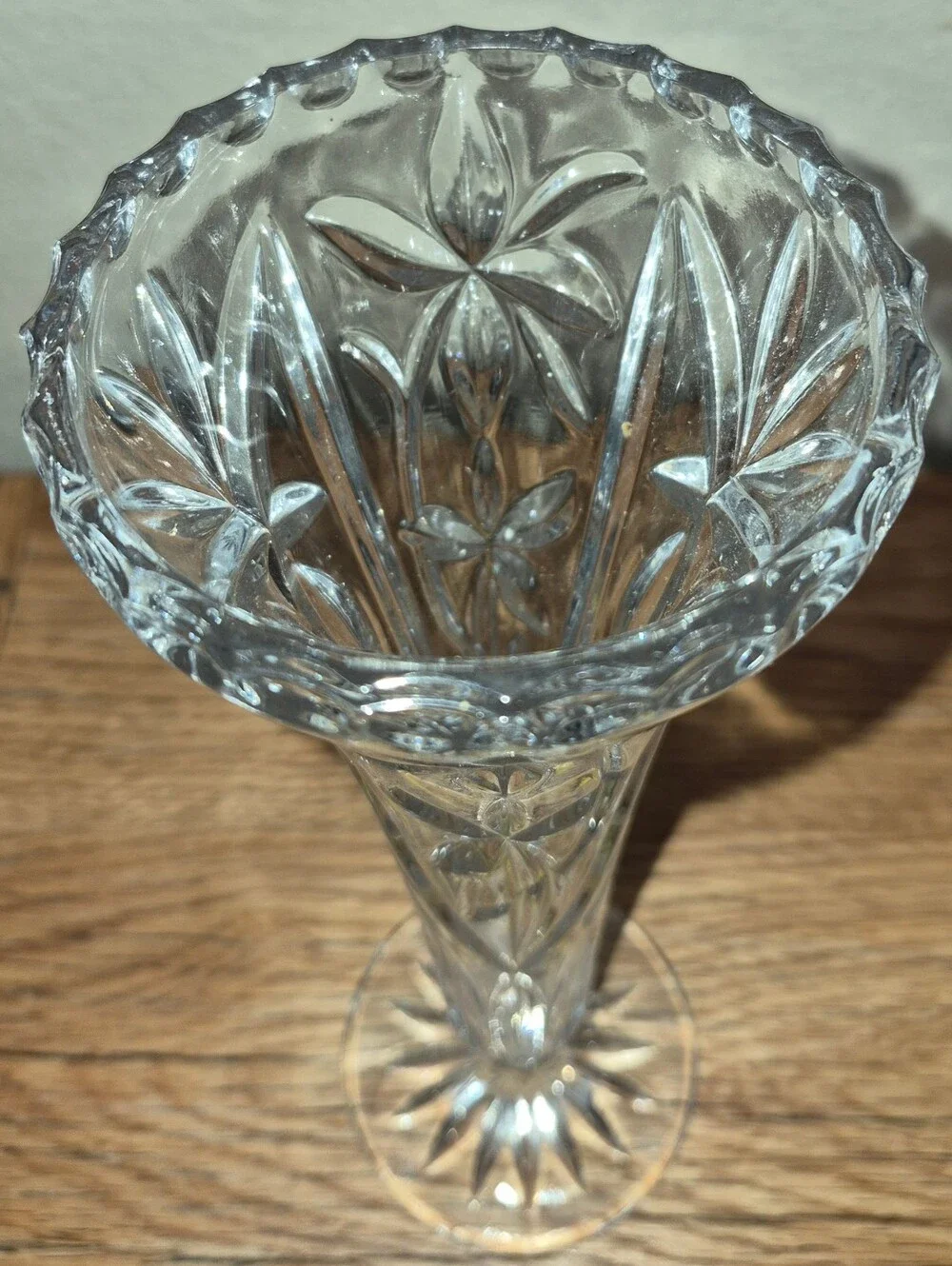 Vintage pinwheel-cut lead crystal pedestal bud vase